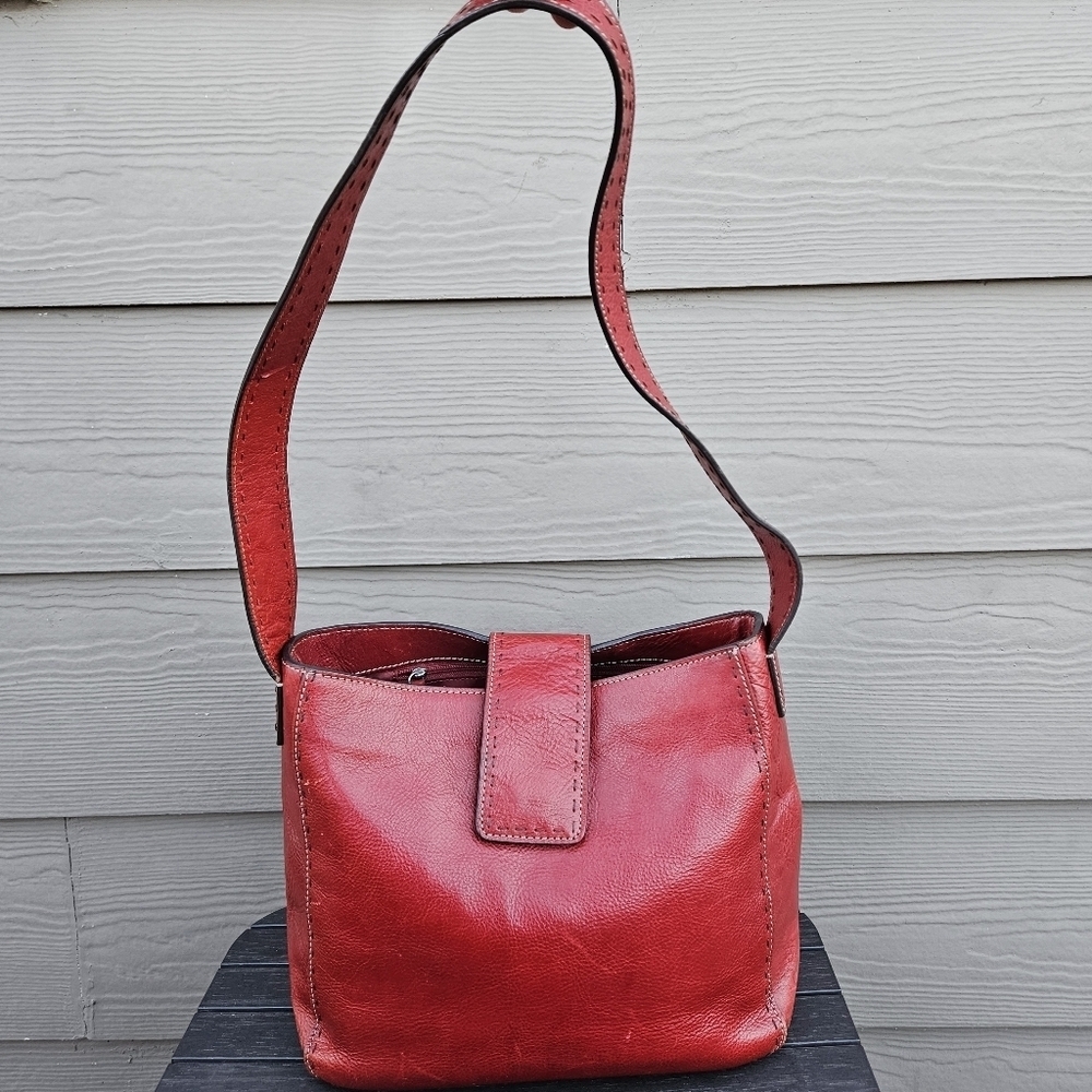 FOSSIL Vintage Oxblood Red Smooth Leather Bucket Shoulder Bag Purse Vintage